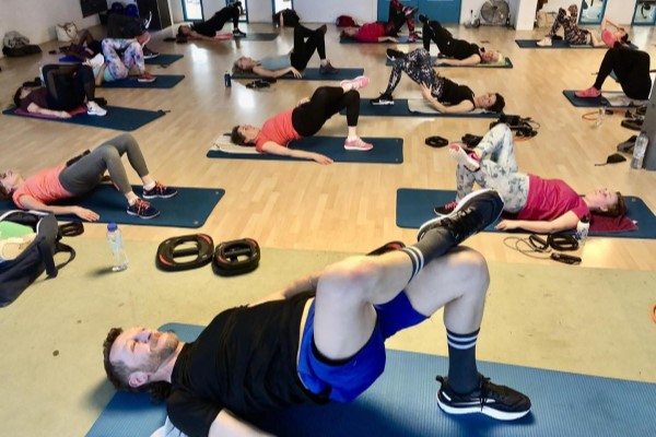 Cours collectif fitness Newfit Taille Abdos Fessiers